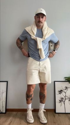 Old Money Shorts Outfit, Chuck 70 Outfit Men, Men Shorts Outfit, Mens Fashion Shorts, Converse Outfit Men, Converse Chuck70, Summer Shorts Men, Office Old Money, Vintage Men's Fashion