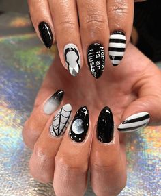 Halloween Nails Addams Family, Wednesday Addams Nail Ideas, Wednesday Addams Nails Short, Adams Family Nails Art, Wednesday Nails Art, Wednesday Addams Acrylic Nails, Wednesday Halloween Nails