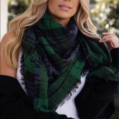 Large Green Plaid Tartan Scarf Brand New! Very Soft Material. Measurements: 55” X 55” Short Scarves, Outfit Inspiration Women, Scarf Outfit, Tartan Scarf, Plaid Blanket Scarf, Scarf Casual, Plaid Blanket, Printed Silk Scarf, Knit Infinity Scarf