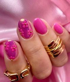 #pink #nails #flowers #springnaildesigns Pink Floral Nails, Nails Flowers, Classic Nail, Pink Chrome Nails, Aurora Nails, Sunflower Nails, Stunning Nail Designs, Magic Nails, Professional Manicure