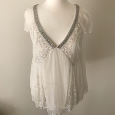 Beautiful Top From Free People, Nwt, Versatile Year Round Elegant White Tops For Festival, White Top, White Silver, White Tops, Free People Tops, Free People, Womens Tops, Silver, Women Shopping