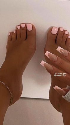 Gel Toe Nails, Acrylic Toe Nails, French Tip Acrylic Nails, Classy Acrylic Nails, Long Acrylic Nails Coffin, Acrylic Nails Coffin Pink, Bling Acrylic Nails, Acrylic Nails Coffin Short, Pink Nail