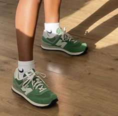 Green New Balance, Sneaker Trend, Sneaker Outfits, Dr Shoes, Pumped Up Kicks, Hype Shoes, Aesthetic Shoes, Shoe Inspo, White Socks