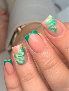 Gold Leaf Marble Nails, Green Biab Nail Art, Smokey Marble Nails, Green Nails Gold Foil, Short Green Nail Designs, Biab Designs, Nails With Gold Leaf, Marble Nails With Gold, Short Frenchies