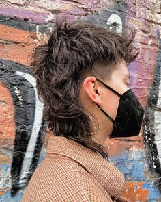 16 Best Mullet Haircut Styles in 2020 Queer Hair, Short Mullet, Dyed Hair Men, Short Shaved Hairstyles, Haircut Inspo, Men Haircut Curly Hair, Mullet Haircut, Haircut Short, Hair Inspiration Short