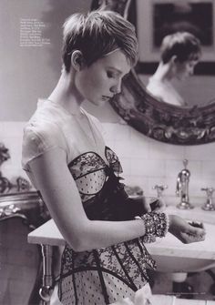 mia wasikowska short hair Jean Seberg, Pixie Crop, Mia Wasikowska, Crop Hair, Michelle Williams, Hair Envy, Pixie Hairstyles