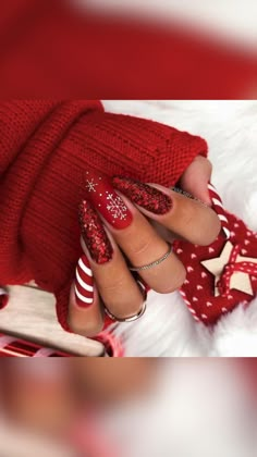 Red Sweater Nails, December Nails Christmas, Nails December, Christmas Nail Inspo, December Nails, Winter Nails Acrylic, Sweater Nails, Nails Nailpolish, Pretty Nail Art Designs