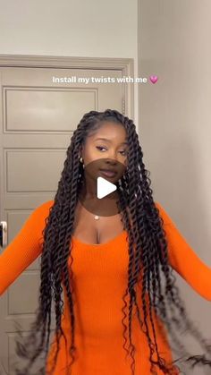 Anne-Audrey on Instagram: "Do my hair with me for the AFCON final weekend 🥰 Btw orange is a winning color 😌🫶🏽🇨🇮 . . . . . . #islandtwists #senegalesetwists #passiontwists #twisthairstyles #quickhairstyles #jumbotwists #hairtutorial #easyhairstyles #protectivehairstyles" Two Tone Senegalese Twist, Ginger Sengelese Twist, Side Part Passion Twist, Sengelese Twist Knotless, Extension Twists Hairstyles, Medium Twists With Extensions, Twists Black Women Hairstyles, Marly Twist Long, Boho Spring Twist