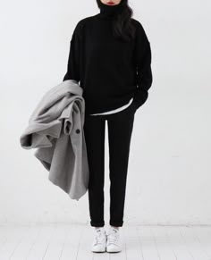 PINNED BY @MUSKAZJAHAN - Photo Mantel Styling, Look Legging, Turtle Neck Sweater, Looks Street Style