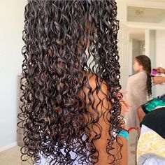 Long 3b Hair Hairstyles, Long Brazilian Curly Hair, Curly Hair Down, Nice Curly Hair, Volume Curly Hair, Curly Hair Perm, 4b Curls, Hairstyle Black Hair, Perm Ideas