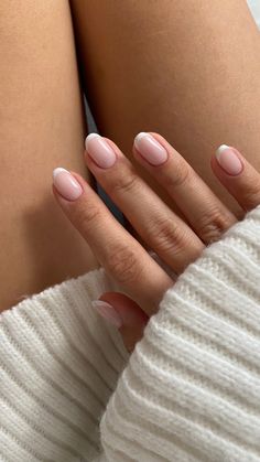 Powder Nail Ideas, French Manicure Nails, Minimal Nails, Classic Nails, Round Nails, Oval Nails, Neutral Nails, Dip Powder Nails, Clean Nails