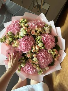 flowers rich Hydrangea Bouquet Aesthetic, Bouquet Girlfriend, Bouquet Aesthetic, Aesthetic Selfcare, Selfcare Skincare, Fresh Flower Bouquets, Hydrangea Bouquet