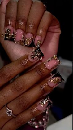 Short Junk Nail Designs Acrylic, Short Gold Acrylic Nails, Hoco Nails Short, Birthday Nails Gold, Quartz Nails, Rich Rich, Black Acrylic Nails