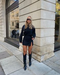 LOW-WAIST MINI SKIRT WITH SLIT curated on LTK Couple Date Night Outfits Casual, Mini Skirt Outfit Night, Black Skirt Outfit Winter, Leather Mini Skirt Outfit, Mini Skirt Outfit Winter, Winter Going Out Outfits, Black Mini Skirt Outfit, Black Skirt Outfits, Outfit Elegantes