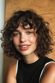 Short Curly Bob With Curtain Bangs, Short Curly Hair Bangs Hairstyles, Curly Wavy Bob Hairstyles, Curly Bob Fringe, Short Curly Bob With Fringe, Curly Hairstyles With Fringe, Naturally Wavy Bob With Bangs, Naturally Curly Bob With Bangs, Curly Bob Haircut With Bangs