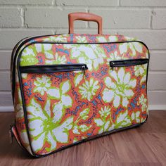 Retro Rectangular Travel Luggage, Retro Rectangular Cases With Luggage Sleeve, Retro Rectangular Travel Bag For Trips, Small Suitcase, Old Suitcases, Mcm Decor, Seventies Fashion, Suitcase Traveling, Color Fabric