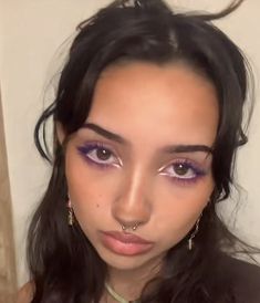 Makeup For Purple Dress Bridesmaid, Purple Makeup Looks For Brown Eyes, Brown And Purple Eyeshadow Looks, Eyeshadow Looks 2024, Whimsygoth Makeup, Simple Fairy Makeup, Purple Witch Makeup, Fairy Makeup Aesthetic, Y2k Eyeshadow