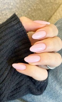 Fall Nails Trendy, Autumn Looks, Light Pink Nails, Simple Acrylic Nails, Casual Nails, Blush Nails, Almond Acrylic Nails, Nails Pink, Neutral Nails