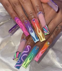 Hot Nail Designs, Hand Painted Designs, Retro Nails, Colorful Nail, Beauty Nails Design, Claw Nails, Cute Acrylic Nail Designs, Glow Nails