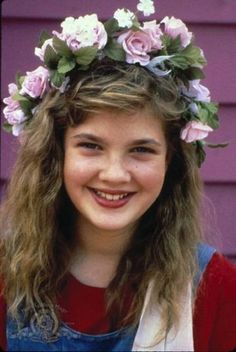 Drew Barrymore Drew Barrymore 90s, Kibbe Romantic, Face Profile, Flowers In Her Hair, The Wedding Singer, Winona Ryder