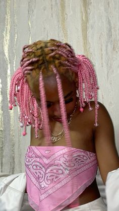 Short knotless braids, pink knotless braids, short knotless braids, braids with beads, pink hair, pink braids with beads, short pink hair, short pink braids, hairstyles for black girls, hairstyle ideas, hairstyle inspo, hairstyles for black girls, pink braids black girls Pink Beads Braids, Pink Braids With Beads, Pink Braids Hairstyles, Braids With Beads Short, Knotless Braids Short, Short Braids With Beads