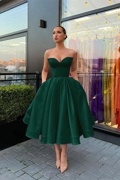 Sweet 16 Dresses Short, Short Strapless Prom Dresses, Short Evening Dress, Burgundy Homecoming Dress, Formal Ball Gown, Prom Dresses With Pockets, Sweetheart Prom Dress, Elegant Party Dresses, Satin Short