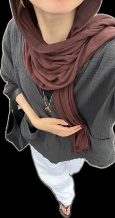 Scarf On Head Aesthetic, Hijabi Fashion Modest, Summer Hijab Outfits Casual, Brown Outfit Hijab, Brown Hijab Outfit, Hijab Fits, Hijab Fashion Summer, Hijabi Outfit, Modesty Outfits