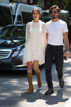 Alla Moda: The Style in Milano - HarpersBAZAAR.com Couple Outfits Ideas, Engagement Speech, Giotto Calendoli, Patricia Manfield, Surf Store, Stylish Couples, Italian Fashion Street, Couple Outfit Ideas, Runway Makeup