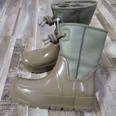 New Without Tags Size 9 Ugg Raincloud Winter/Snow/Rain Olive Green Boots. Wool Lined Olive Green Boots, Australian Boots, Knit Ugg Boots, Ugg Rain Boots, Tall Uggs, Leopard Print Boots, Short Black Boots, Bow Boots, Snow Rain