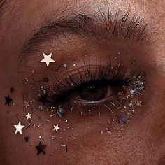 -Stars for makeup look Concert Makeup, Makijaż Smokey Eye, Glitter Party, Festival Makeup, Eye Makeup Art, Glitter Makeup, Prom Makeup, Eye Make, Pretty Makeup