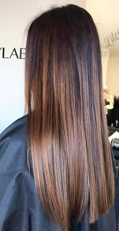 Balayage Hair On Straight Hair, Honey Blonde Balayage Brunettes Caramel Highlights, Brunette Balayage Hair Long, Balayage Brunette Straight, Balayage For Straight Hair, Chocolate Pelo, Balayage Chocolate Brown, Hair Balayage Brunette, Balayage Chocolate