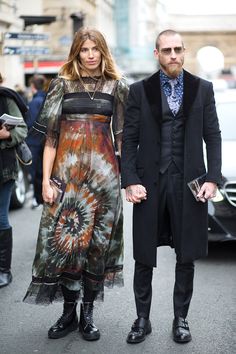 Veronica Heilbrunner, Earthy Clothing, Tomboy Street Style, Shibori Dress, Paris Haute Couture, German Fashion