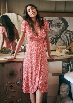 Sezane Dress, Amber Dress, Mode Casual, Parisian Chic, Wrap Dress Floral, Looks Style, Outfits Casuales, Parisian Style, French Style