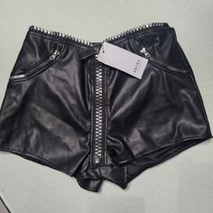 Nwt Akira Pleather Zipper Shorts Edgy High-waisted Faux Leather Shorts, Edgy Fitted Shorts With Zipper Closure, Edgy Leather Shorts For Spring, Chic Faux Leather Party Shorts, Party Faux Leather Shorts, Edgy Shorts With Zipper Closure For Spring, Edgy Spring Shorts With Zipper Closure, Leather Bottoms With Zipper Closure For Spring, Edgy Short Bottoms For Going Out