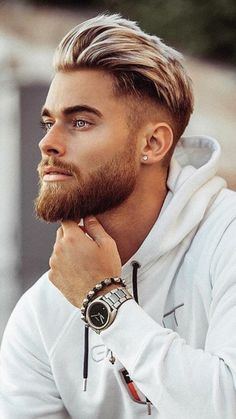 Medium Beard Styles, Trendy We Fryzurach, Man With A Beard, Hipster Hairstyles, Mens Hairstyles Medium, Medium Short Hair, American Crew, Medium Long Hair