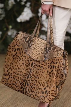 Leopard Bag, Animal Print Fashion, Handbags Affordable, Handbag Heaven, Va Va Voom, Burberry Handbags, Cute Purses, Prada Handbags