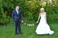 5th Anniversary Photoshoot Ideas, 5 Year Wedding Anniversary Photoshoot, 25th Anniversary Photo Shoot Ideas, 5 Year Anniversary Photo Shoot, 5 Year Anniversary Party, Wedding Anniversary Pictures, Anniversary Pics, Anniversary Photo Shoot, Wedding Vow Renewal Ceremony