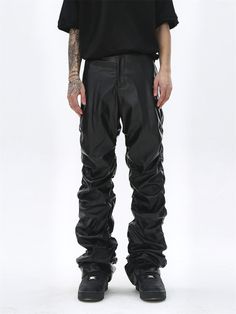 Men's Motorcycle Pleated Leather Pants - Hit the Road in Style and Comfort Rev up your fashion with our Motorcycle Pleated Leather Pants, designed for motorcycle enthusiasts and urban trendsetters alike. Crafted from premium faux leather with a broadcloth texture, these pants offer a tough yet refined appeal. 🏍️👖 Features: 🏍️ Motorcycle-Ready Style: Feel confident and look amazing with our pants - perfect for style and practicality, wherever your journey takes you. 🏍️👖 🎩 Edgy Faux Leather: Streetwear Wardrobe, Jeans Streetwear, Mid Waist Pants, Jogging Shorts, Jumpsuit Men, Hit The Road, Crop Top Sweater, Perfect Jeans, Pants Design