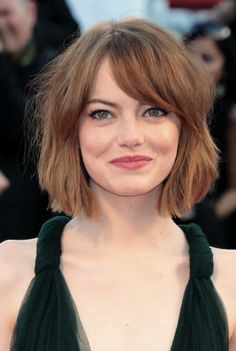 Emma Stone Short Hair, Emma Stone Haircut, Emma Stone Hair, Hair Evolution, Blonde Bangs, Hair Things, Cameron Diaz, Bleach Blonde, Emma Stone