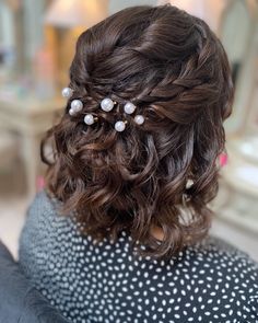 Short Hairstyles For Occasions, Half Curly Updo, Short Curly Bridesmaid Hair, Short Curly Updo Natural Curls, Event Hairstyles For Short Hair, Short Curly Hairstyles Wedding, Wedding Hairstyle Shorthair, Partial Updos For Short Hair, Short Hairstyle Women For Wedding