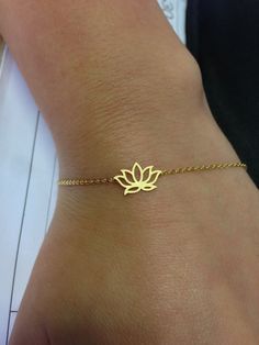 Flower Piercing, Lotus Bracelet, Modern Gold Jewelry, Bracelet Flower, Trendy Tattoo, Ring Flower, Necklace Flower, Gold Ring Designs, Jewelry Design Earrings