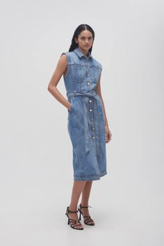 #canatiba #denim #jeans #casual #trend Designer Denim Jacket, Denim For Women, Denim Essentials, Denim Midi Dress, Denim Dresses, Designer Denim, 90s Dress, Denim Collection, Midi Shirt Dress