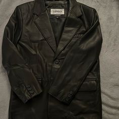 Brand New Vintage Pelle Studio Wilson’s Leather Jacket Nwt. In Brand New Condition. Soft Black Leather. Women’s Size Medium. Has Built In Padding In Shoulders. Make An Offer! Wilson Leather Jacket Woman Black, Classic Single-breasted Faux Leather Outerwear, Vintage Leather Button-up Outerwear, Black Faux Leather Button-up Jacket, Wilsons Leather Jacket, Vintage Brown Single-breasted Leather Jacket, Soft Black, Leather Jackets, New Vintage