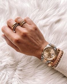 Bracelets Dainty, Rolex Oyster Perpetual Datejust, Gold And Silver Watch, Cartier Love Ring, Casio Vintage, Rolex Watches Women, Dainty Gold Jewelry, Rolex Women, Gold Rolex