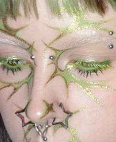 Green Alt Makeup, Weird Look, Eye Makeup Art, Cute Makeup, Makeup Art, Makeup Inspo, Makeup Inspiration, Best Makeup Products