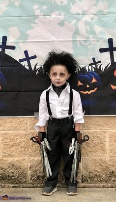 Edward Scissorhands Family Costume, Diy Boy Halloween Costume Kids, Kids Frankenstein Costume Diy, Halloween Costume Boys 10-12, Scary Boy Halloween Costumes, Kids Costume Ideas Boys, Unique Boys Halloween Costumes, Easy Toddler Costumes Boy