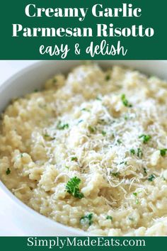 Risotto topped with parmesan and parsley. Risotto Recipes Parmesan, Garlic Parmesan Risotto, Easy Risotto, Risotto Recipes Easy, Best Risotto, Best Side Dish, Parmesan Risotto, Crispy Chicken Recipes, Risotto Recipe