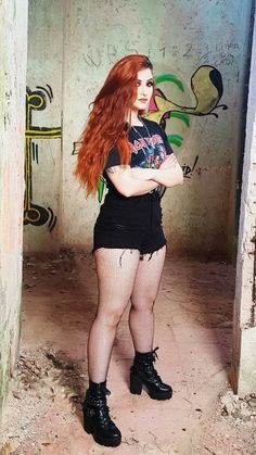 Alt Outfit Ideas Midsize, Goth Causal Outfits, Heavy Metal Outfits For Women, Rocker Chic Outfit Edgy Style, Punk Rock Outfits For Women, Metalhead Girl Outfits, Metal Concert Outfit Ideas, Midsize Goth, Diy Goth Clothes