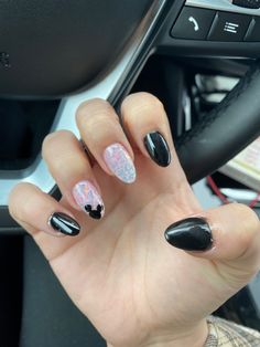 Black Disney Nails Acrylic, Disneyland Nails Acrylics Simple, Mickey Nail Art Simple, New Year Disney Nails, Checkered Disney Nails, Disney Nails Sns, Disney Nail Inspo Almond, Silver Disney Nails, Simple Halloween Disney Nails