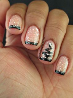 Black Nail Designs For Christmas Daily Nail Art And Design Christmas Tree Nail Art, Nail Art Noel, Christmas Nails Diy, Tree Nail Art, Christmas Tree Nails, Tree Nails, Holiday Nail Designs, Cute Christmas Nails, Christmas Nails Easy